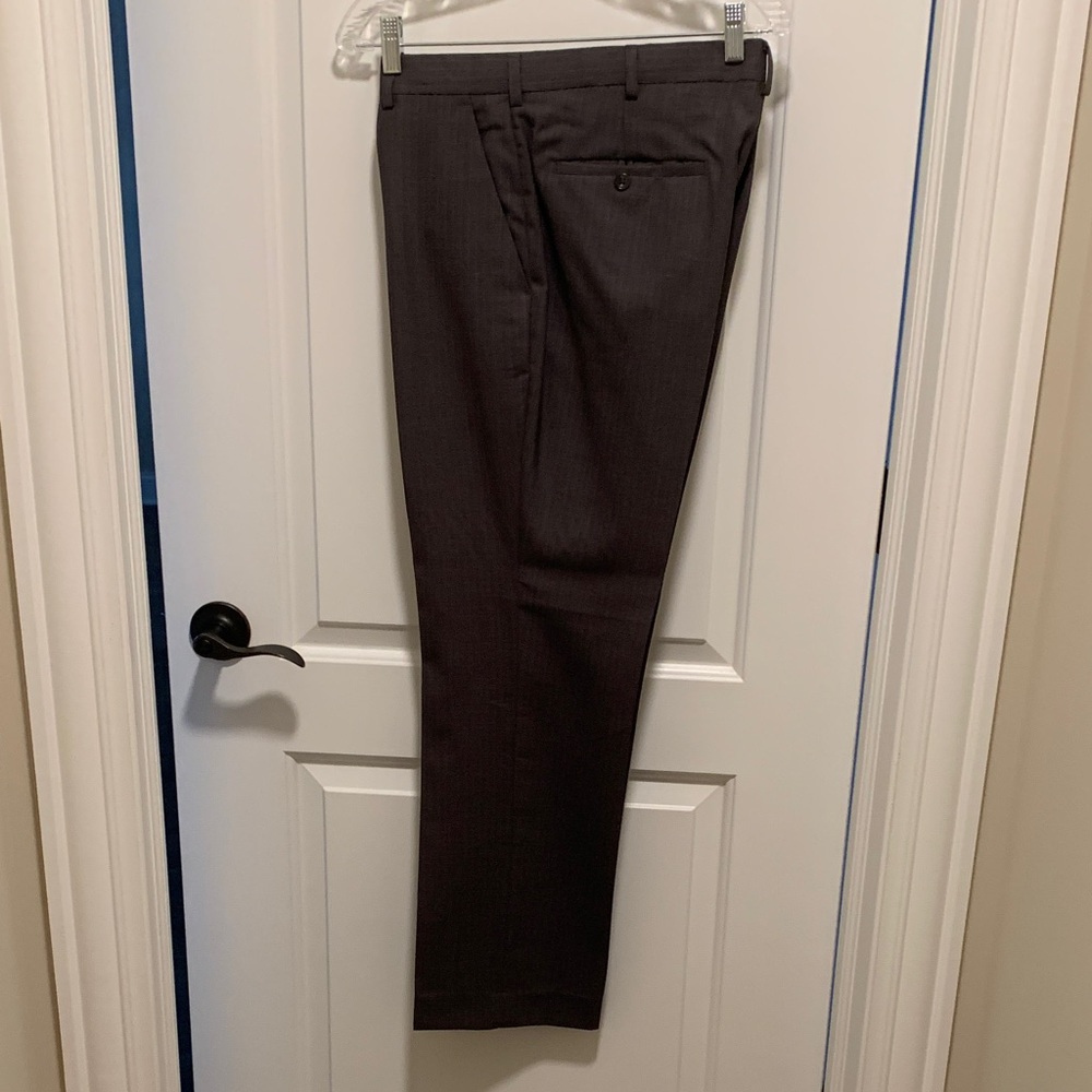City Fit Men's Elegant Charcoal Dress Pants. Pre-owned. Size:33/30